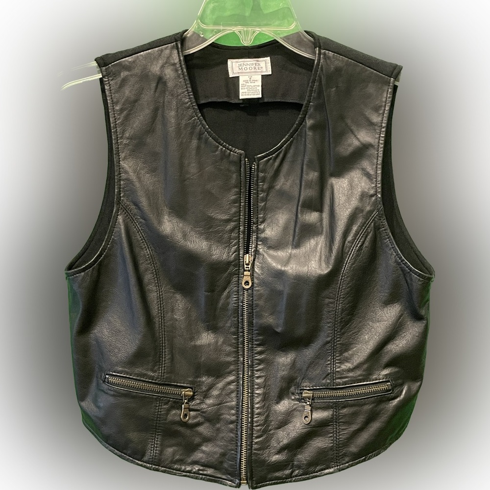 Jennifer Moore - Black leather vest. Size 8.